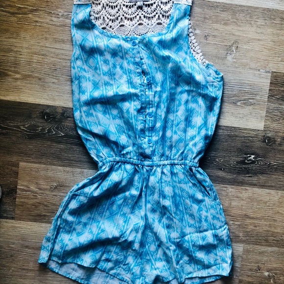 Like-new Romper - Picture 1 of 3